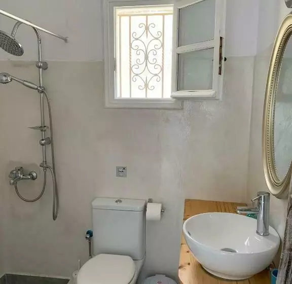 هتل Arokaria Beach Studios