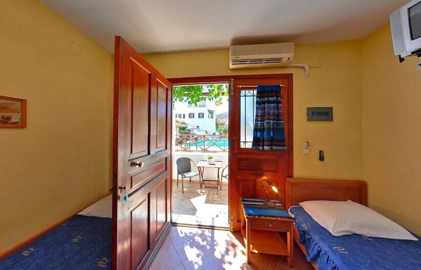 هتل Galissas Studios