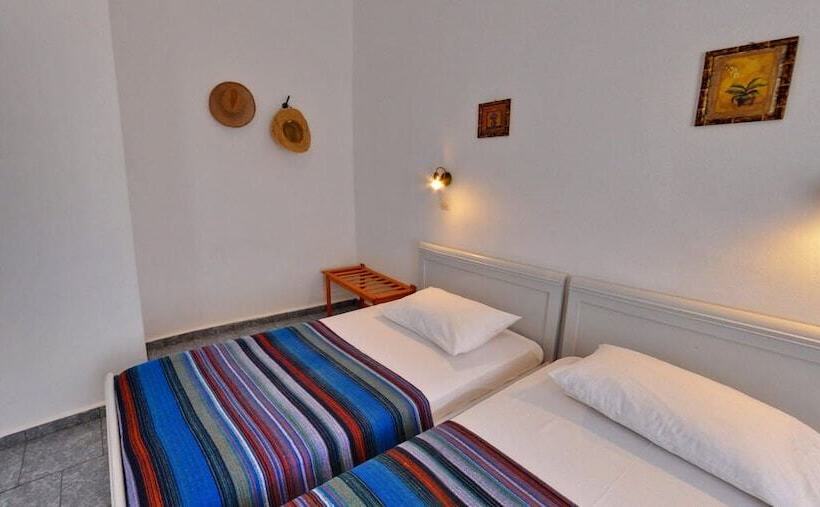 هتل Galissas Studios