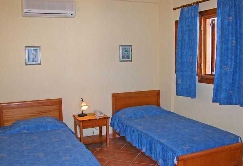 هتل Galissas Studios