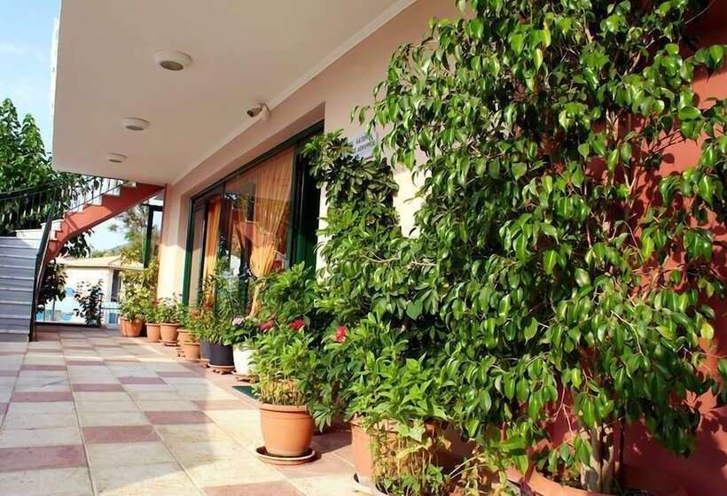 בית מלון כפרי Katerina Resort