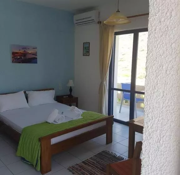 ホテル Little Bay Apartments