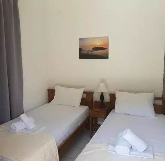 ホテル Little Bay Apartments