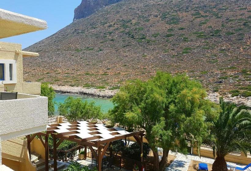 Отель Little Bay Apartments