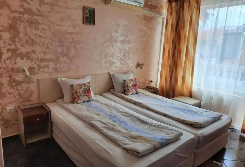 Hotelli Orion Guest House
