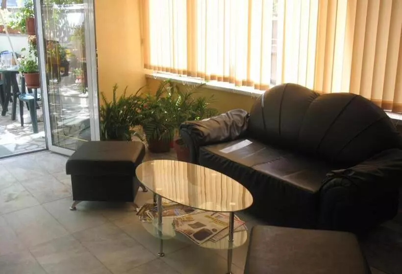 Hotelli Orion Guest House