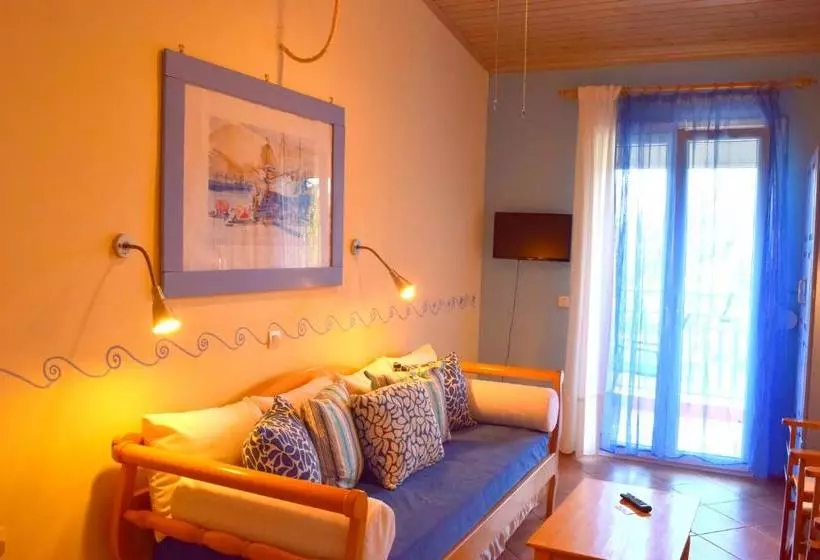 ホテル Simatos Apartments & Studios