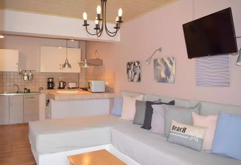 ホテル Simatos Apartments & Studios