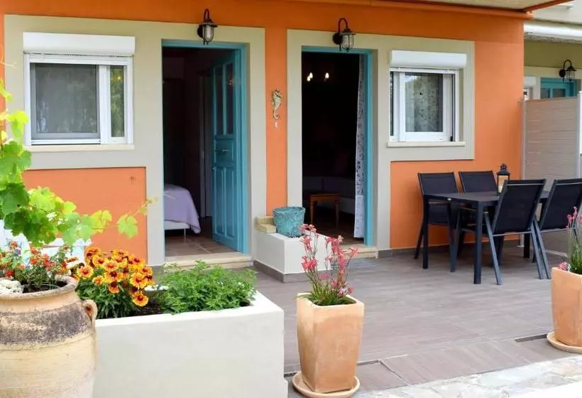ホテル Simatos Apartments & Studios