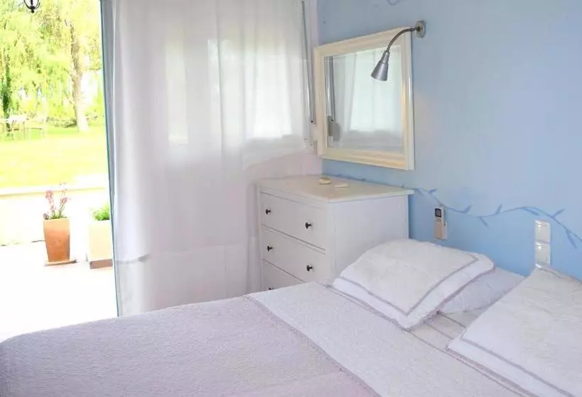 ホテル Simatos Apartments & Studios