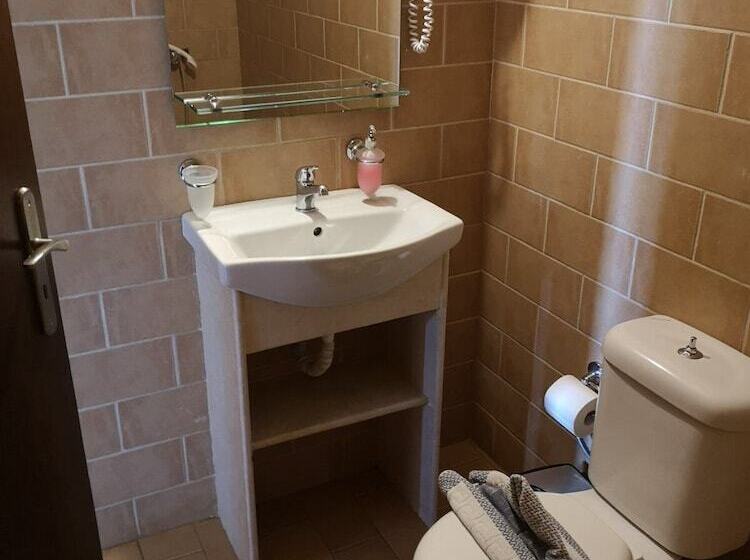 فندق Villa Tsapakis