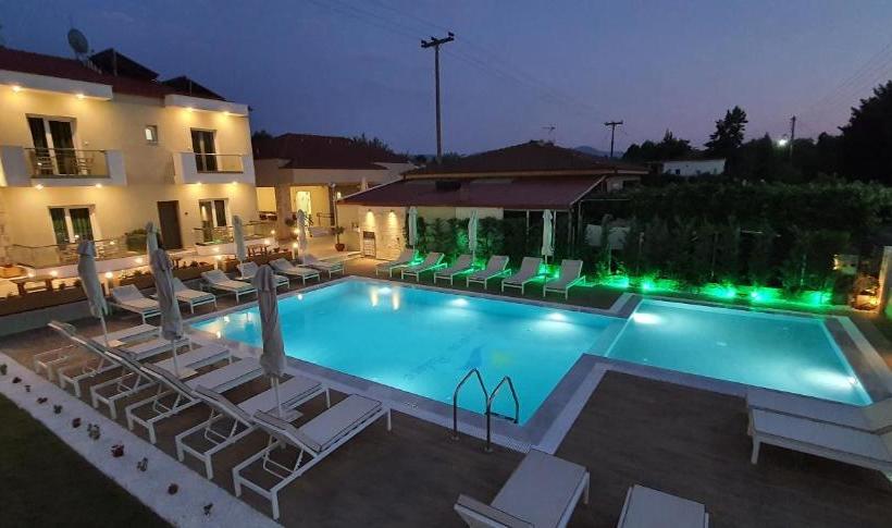 Lagaria  And Apartments