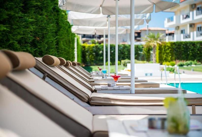 Lagaria  And Apartments