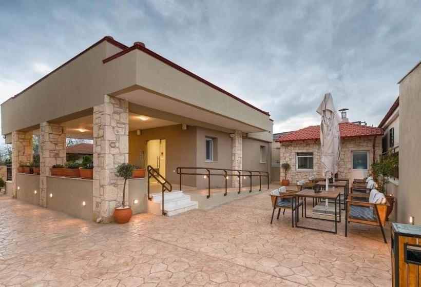 Lagaria  And Apartments