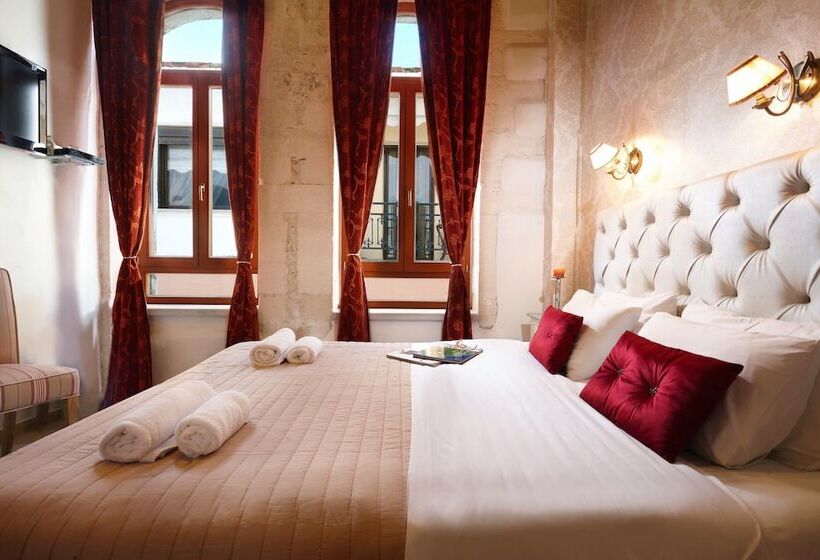 פנסיון Archontiko Old Town Suites