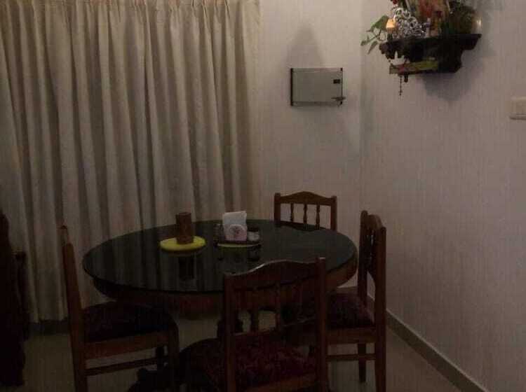 مبيت وإفطار Nathan S Holiday Home