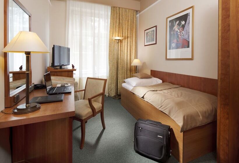 فندق Dr. Adler Spa & Kur