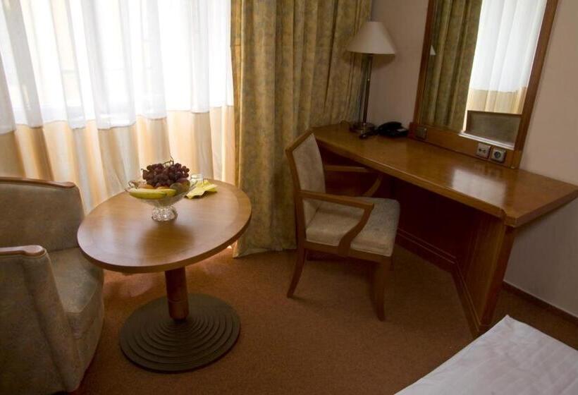 فندق Dr. Adler Spa & Kur