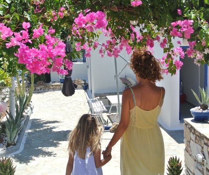 فندق Dryades Family