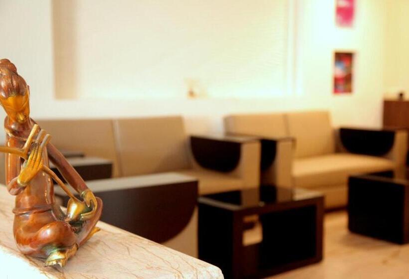 Hotell Le Roi Jammu Near Jammu Railway Station