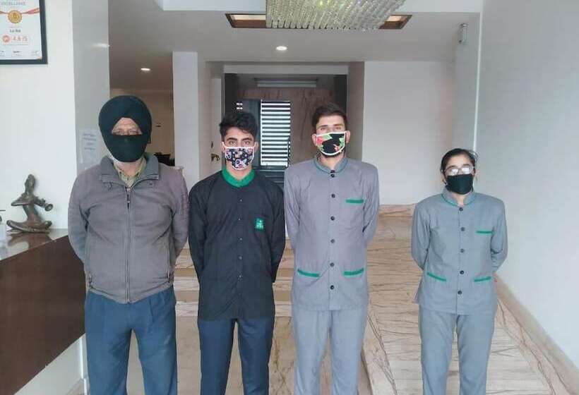 Hotell Le Roi Jammu Near Jammu Railway Station