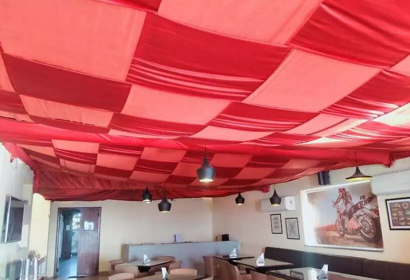 ホテル Le Roi Jammu   Near Jammu Railway Station