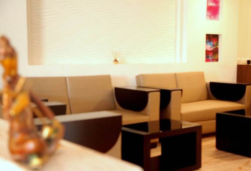 Hotell Le Roi Jammu Near Jammu Railway Station