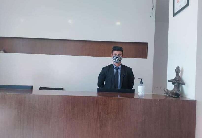 Hotell Le Roi Jammu Near Jammu Railway Station