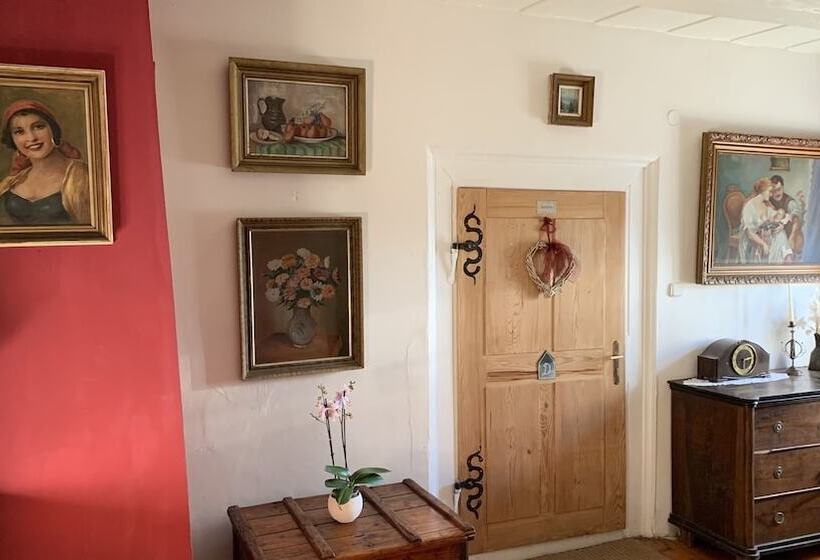 ホテル Pension Laura