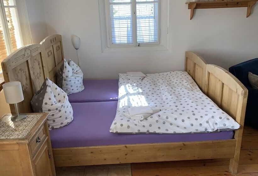 ホテル Pension Laura