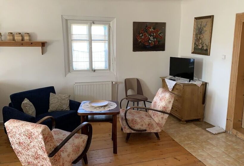 ホテル Pension Laura