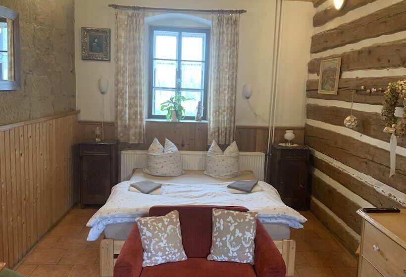 ホテル Pension Laura