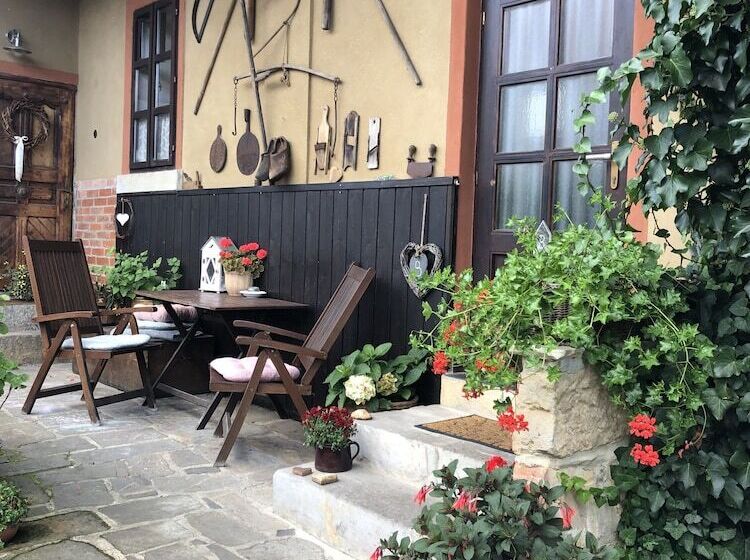 ホテル Pension Laura