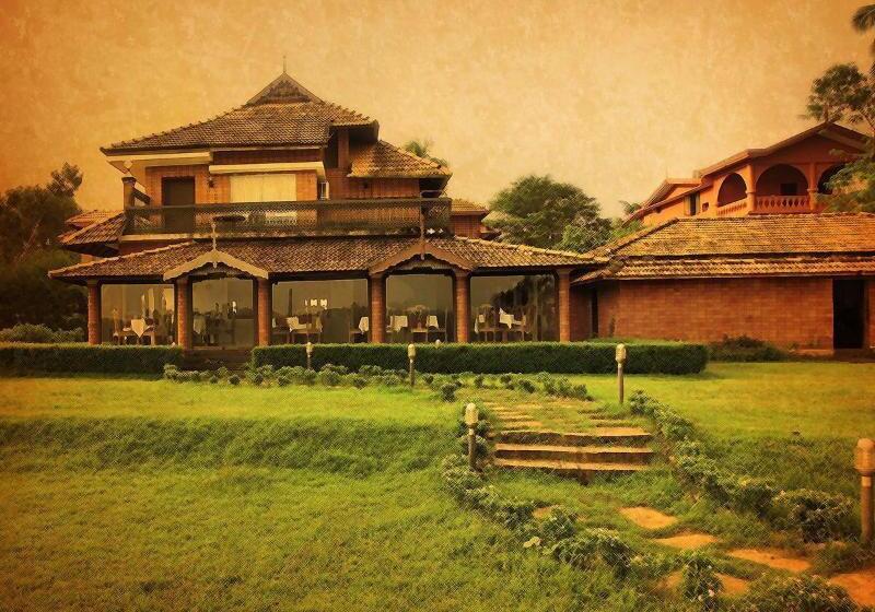 Hotelli The River Retreat  Ayurvedic Resort