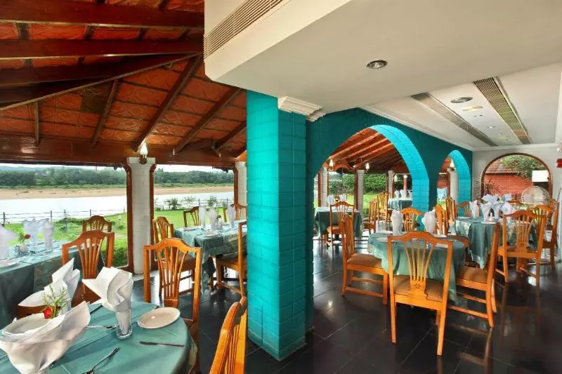 ホテル The River Retreat  Ayurvedic Resort