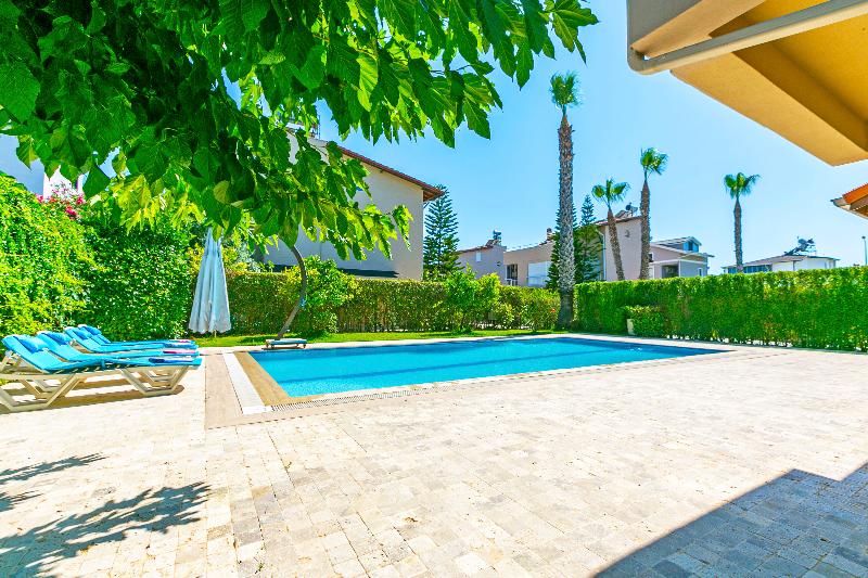 בית מלון כפרי Paradise Town Villa Alison