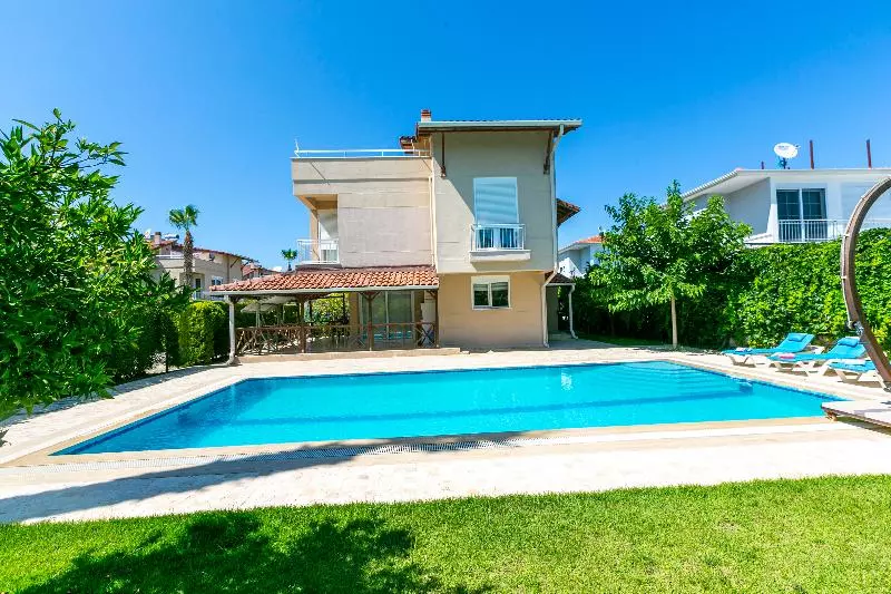 Hotelli Paradise Town Villa Alison