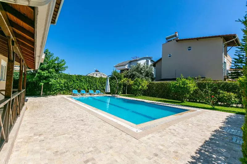 Hotelli Paradise Town Villa Alison