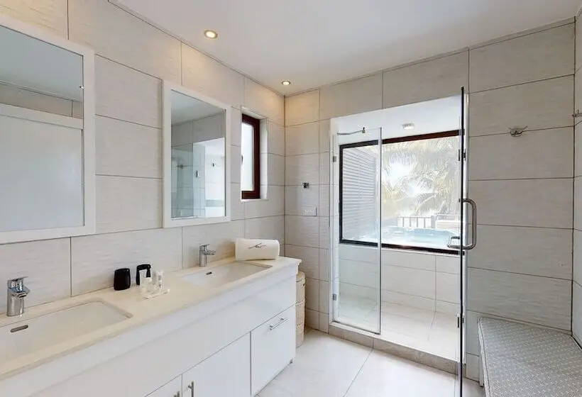 هتل Bel Azur Beach Residence By Lov