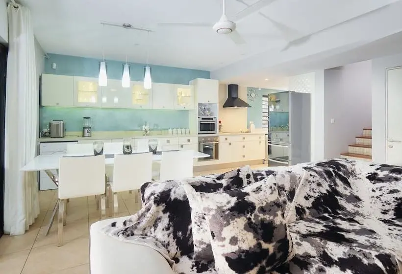 هتل Bel Azur Beach Residence By Lov