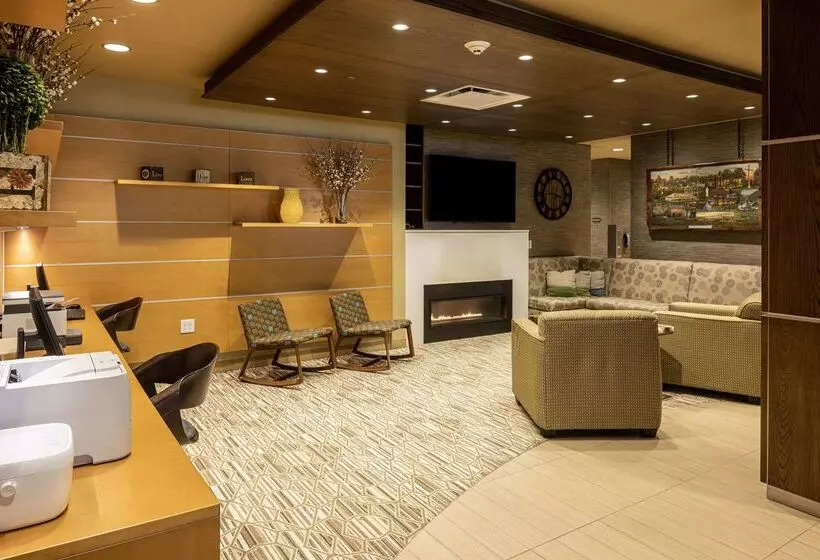 ホテル Best Western Plus Franciscan Square Inn & Suites  Steubenville