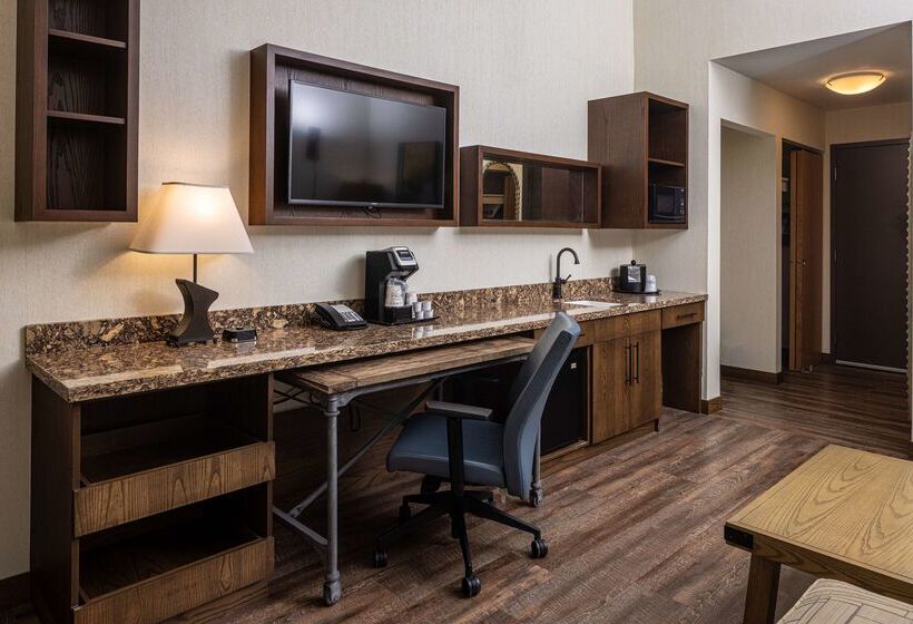 Отель Best Western Plus Franciscan Square Inn & Suites  Steubenville