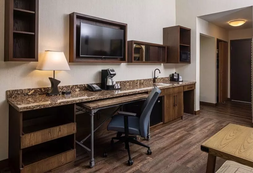 ホテル Best Western Plus Franciscan Square Inn & Suites  Steubenville