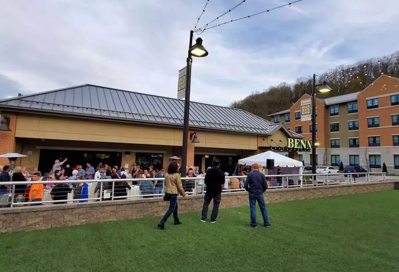 ホテル Best Western Plus Franciscan Square Inn & Suites  Steubenville