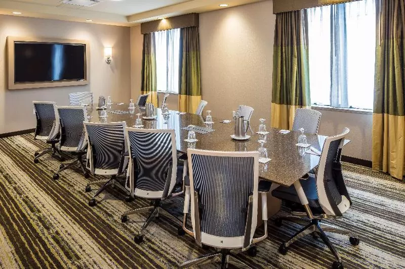 ホテル Best Western Plus Franciscan Square Inn & Suites  Steubenville