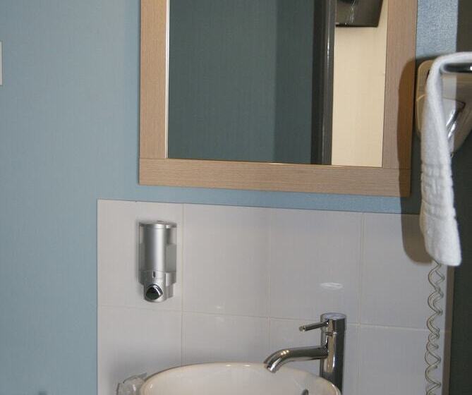 בית מלון כפרי Contact Hôtel Du Champ De Mars De Saint Brieuc