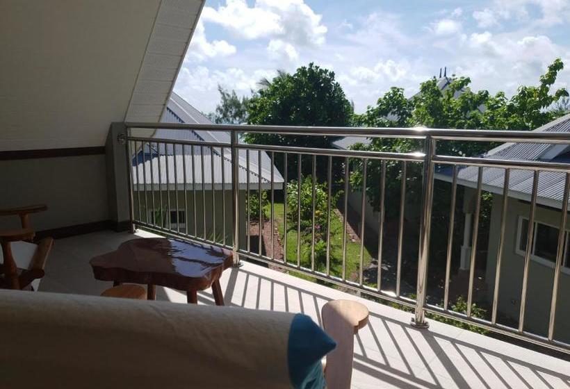 هتل Cote D Or Footprints Chalets