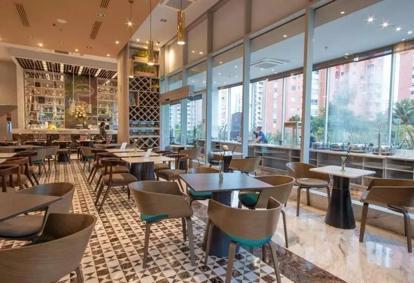 ホテル Crowne Plaza Barranquilla, An Ihg