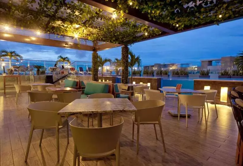 ホテル Crowne Plaza Barranquilla, An Ihg
