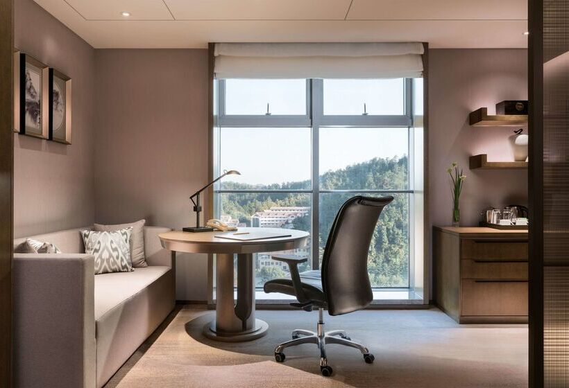 Doubletree By Hilton Hotel Shiyan